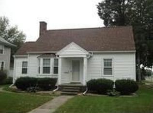 421 4th Ave SW, Waverly, IA 50677