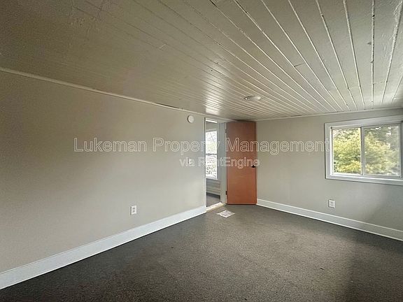 4th image of 415 Davis St APT 4