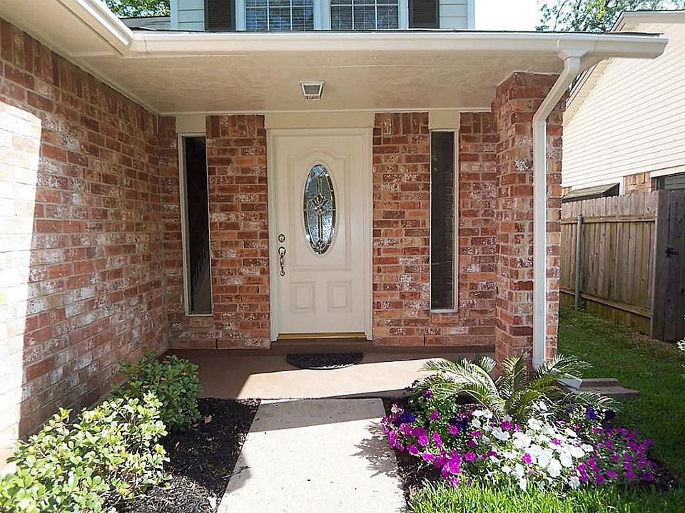 2nd image of 2415 Woven Wood Ln