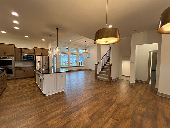 3rd image of 1355 Chatham Hills Blvd