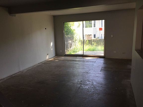 4th image of 548 Leslie Ln