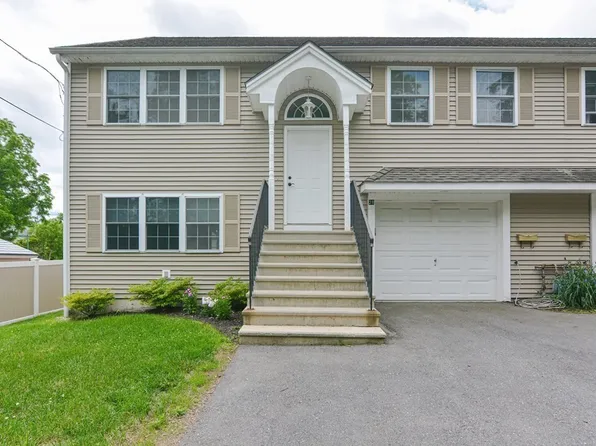 28 Aroostook St, Worcester, MA 01606