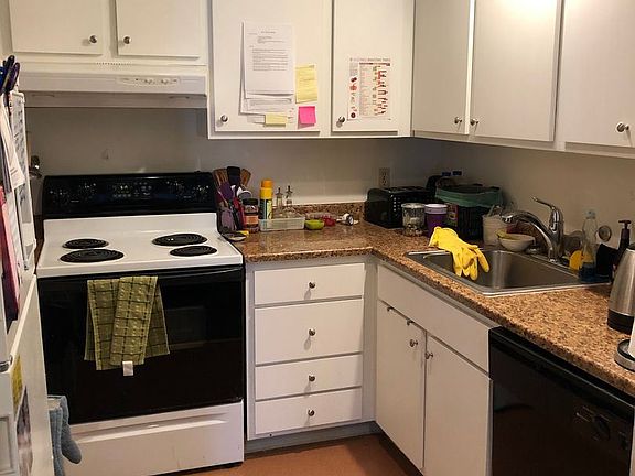 2nd image of 5520 15th Ave NE Unit 6