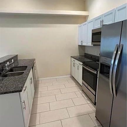 5th image of 1712 SW 32nd St