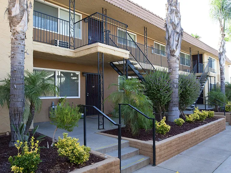 Mapleview Apartment Homes — Photo 11