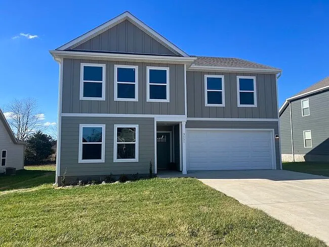 4 bed, 2201 sqft, $2,275 — Photo 1