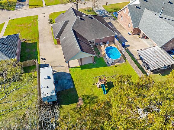 3rd image of 1209 Teche Rd