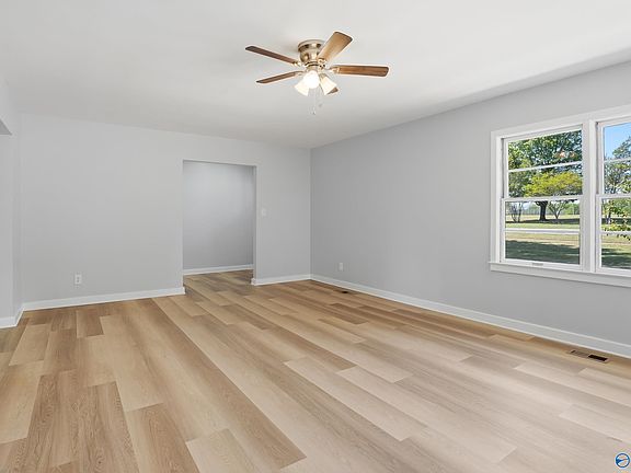 4th image of 704 Somerville Rd SE