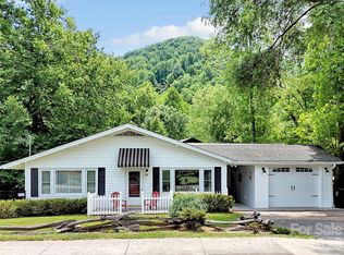 221 Moody Farm Rd, Maggie Valley, NC 28751
