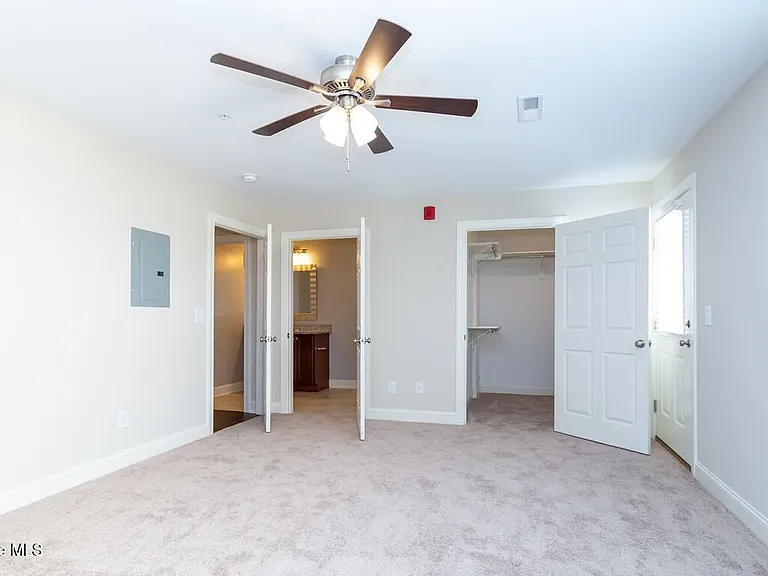 212 Orlando Way #C — Photo 6