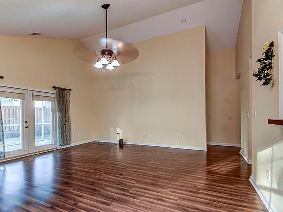 3rd image of 301 Baltica Ln