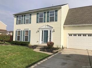 6533 Matthew Dr, Lockport, NY 14094