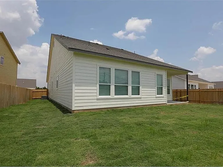 135 Horseshoe Cv — Photo 29