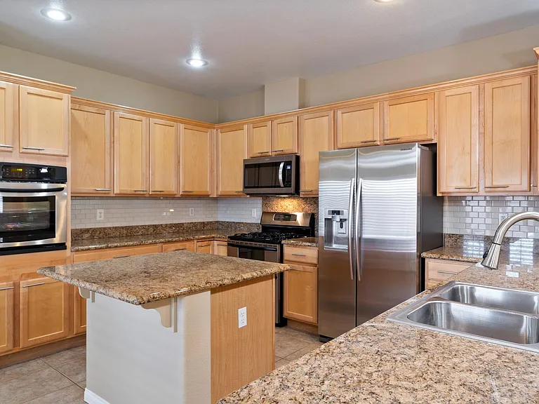 10492 Mission Park Ave — Photo 16