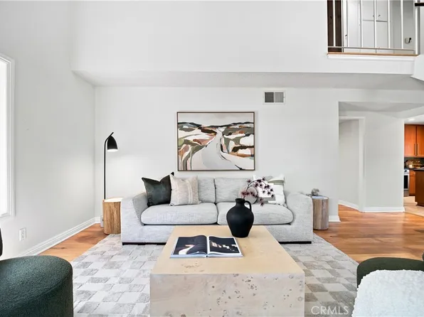 22719 Bassett St, West Hills, CA 91307