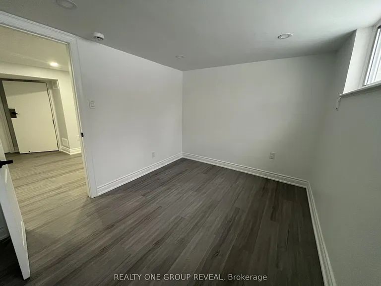 75 Regatta Cres #BASEMENT — Photo 8