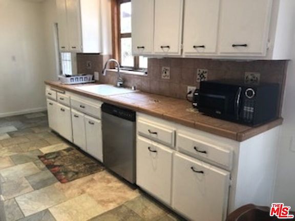 5th image of 15819 Leadwell St