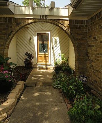 2nd image of 108 Lakeway Dr