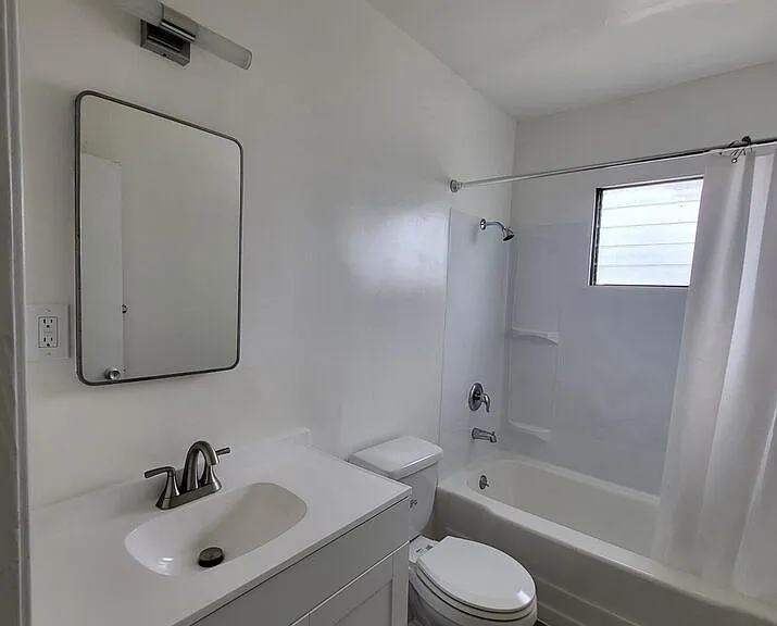 933 S Norton Ave #4 — Photo 4