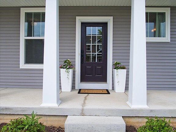 2nd image of 708 Crimson Leaf Ln