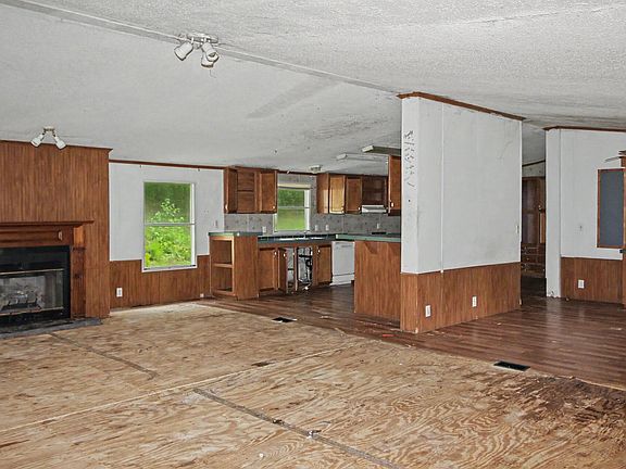 5th image of 215 Bronco Rd