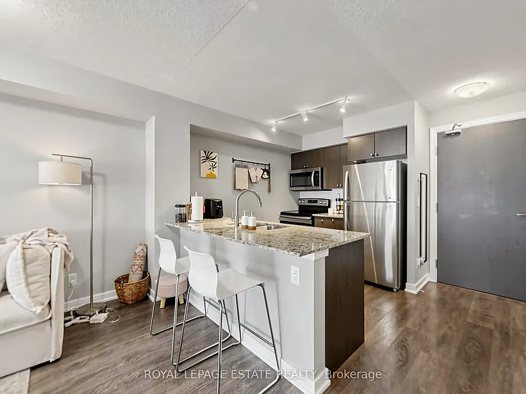 8 Trent Ave #504 — Photo 6