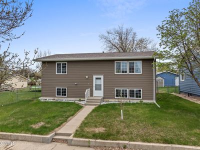 611 8th Ave W, Williston, ND, 58801