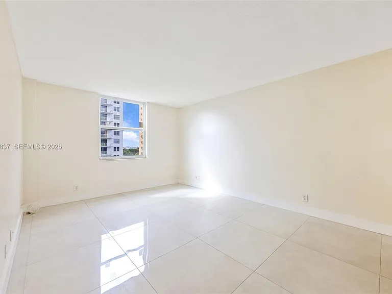430 Golden Isles Dr #707 — Photo 10