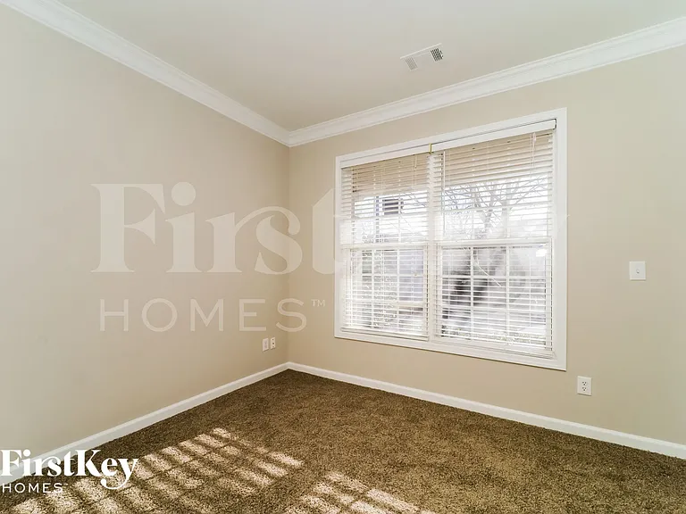 5811 Buckner Creek Dr — Photo 9