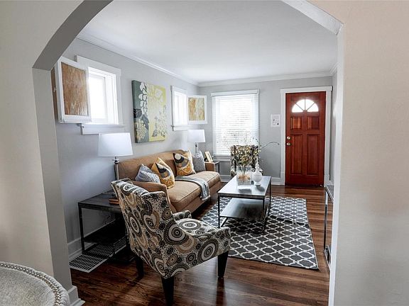 3rd image of 8737 Brentwood Pl