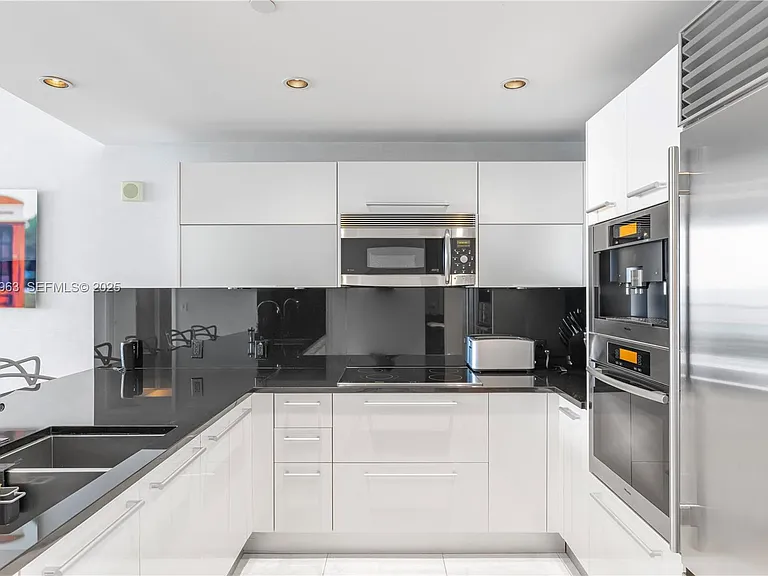 17121 Collins Ave #903 — Photo 9