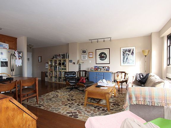 2nd image of 268 E Broadway APT A906