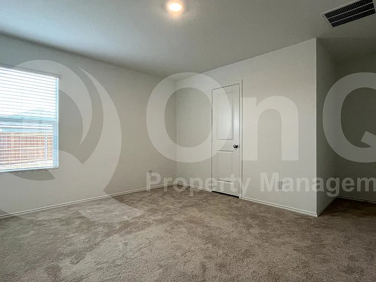 303 Ashbrook Way — Photo 9