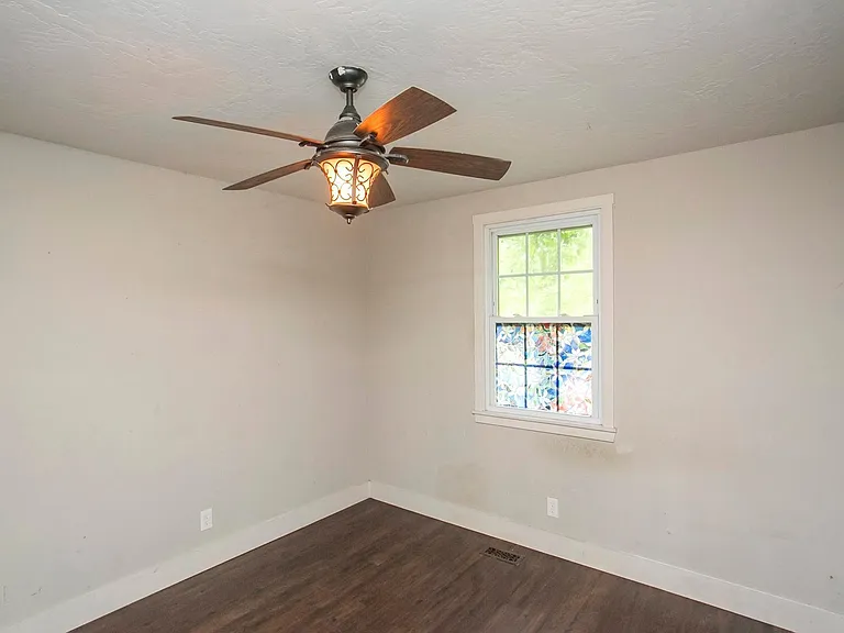 313 Archwood Dr — Photo 9