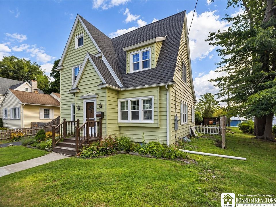 1st image of 12 Meadow Ln
