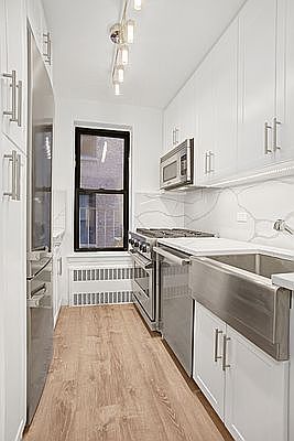 4th image of 157 E 18th St #H