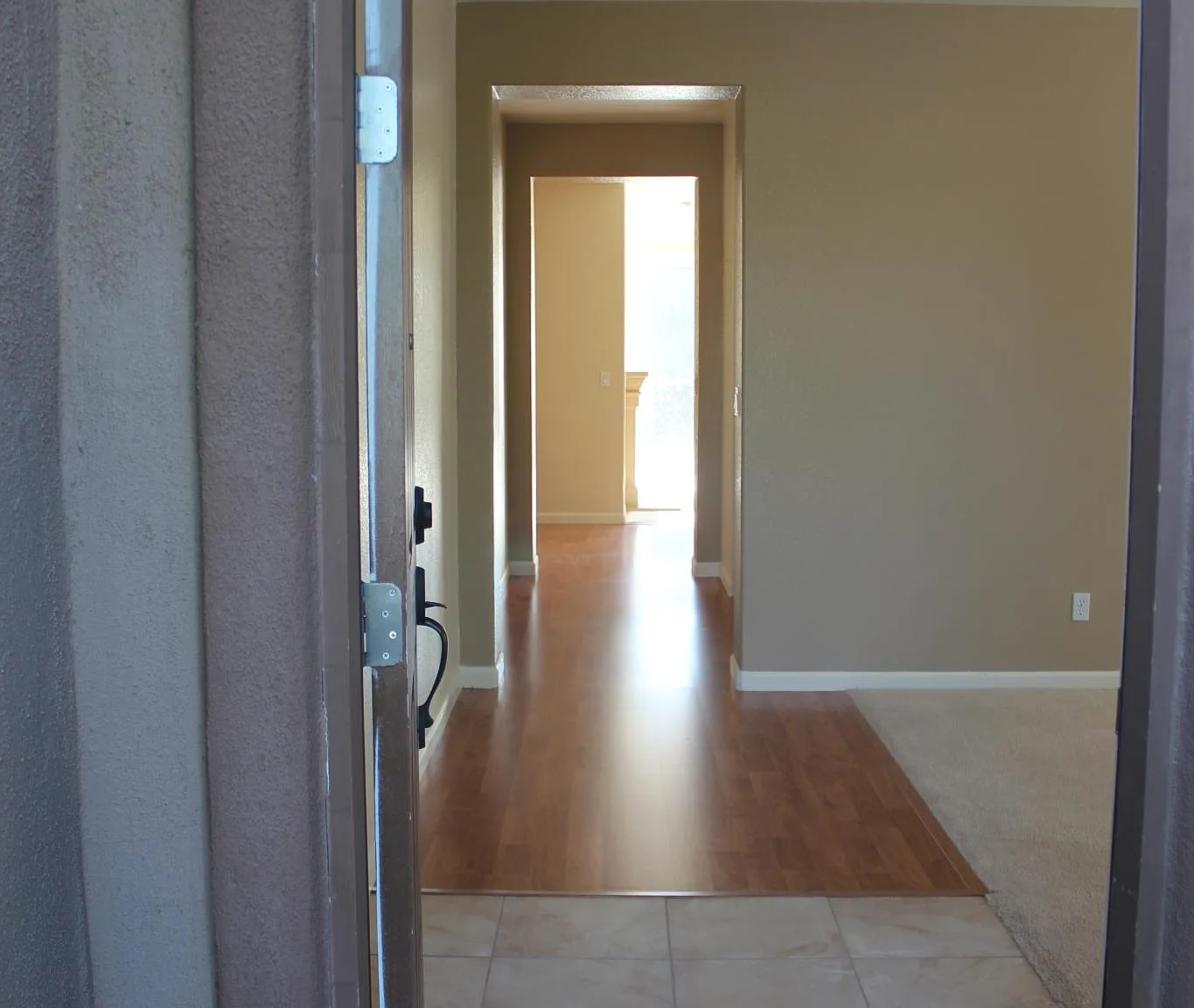 4 bed, 2017 sqft, $2,900 — Photo 3