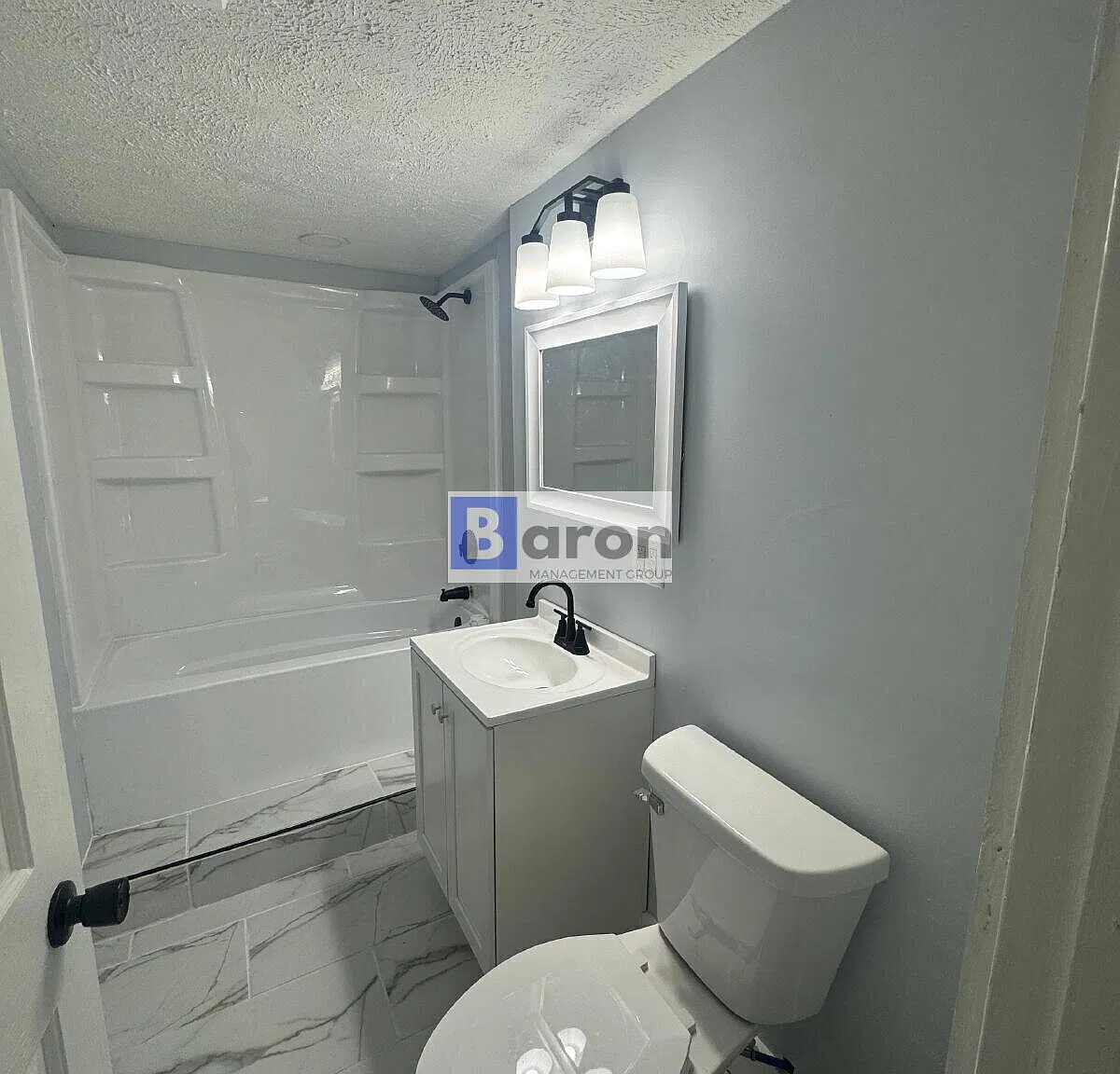 "Charming 3-Bed Waterfront Retreat on Pansy Lane Your Cozy 1100 Sq. Ft. Haven in New Carlisle!" — Photo 4