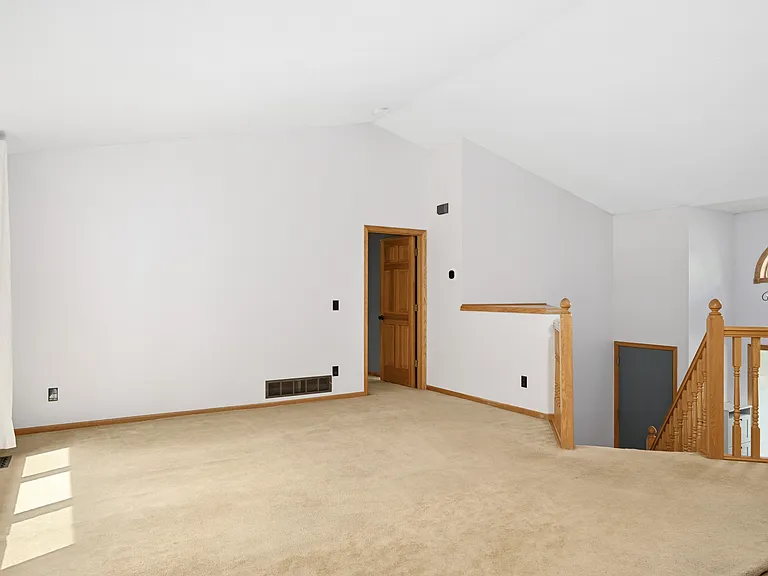 15625 16th Ave N — Photo 8