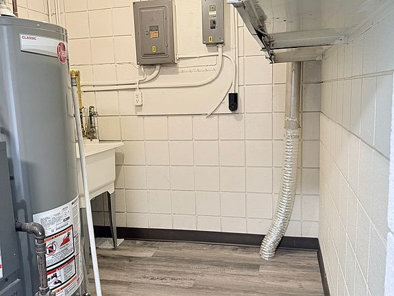 5th image of 437 College Ave APT 3