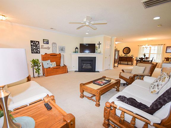 5th image of 139 Sandalewood Ln