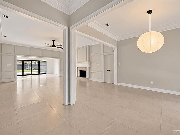 4th image of 112 E Jay Ave