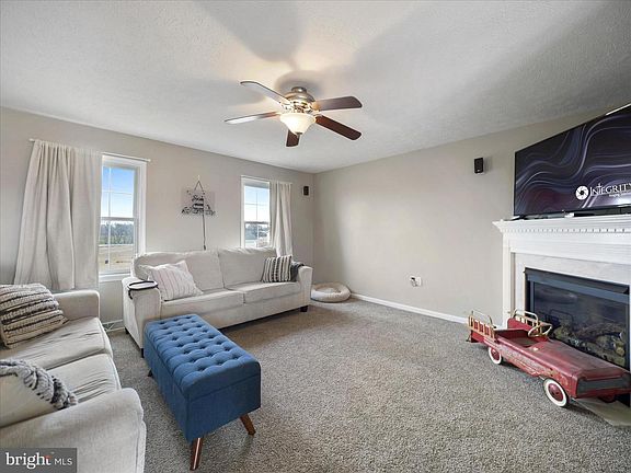 3rd image of 1674 Hammond Dr