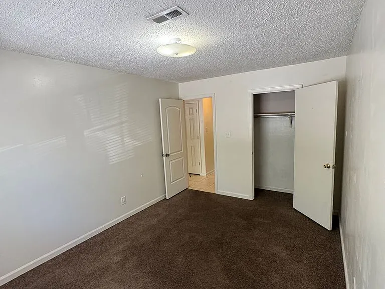 410 Madison Ave NW — Photo 6