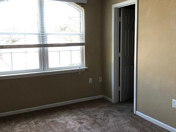 3rd image of 705 Boardwalk Dr APT 427