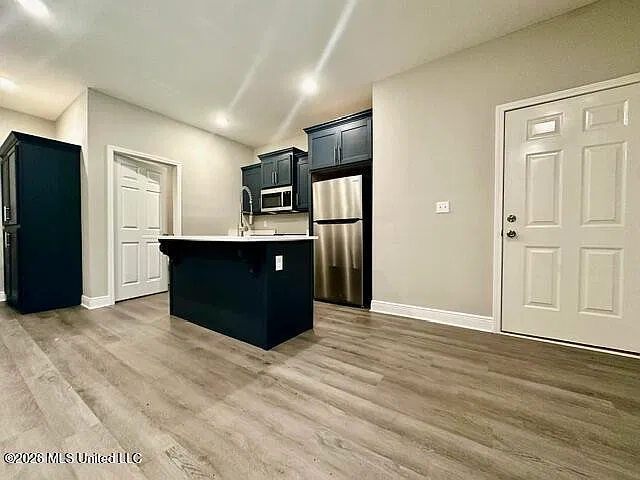 1 bed, 1.0 bath, 500 sqft, $1,200 — Photo 3