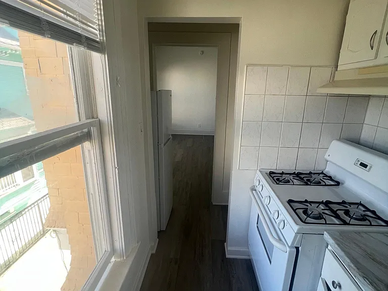 2111 S Union Ave #4 — Photo 21
