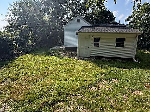 4th image of 623 Highland Ave