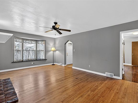 4th image of 498 Seavey Rd