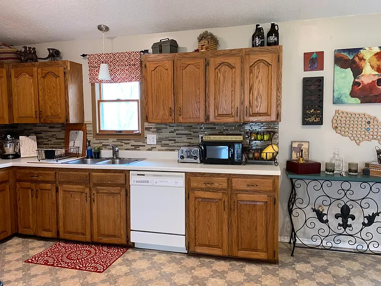 16460 Harmony Ln — Photo 9
